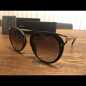Prada Sunglasses Spr66tf 